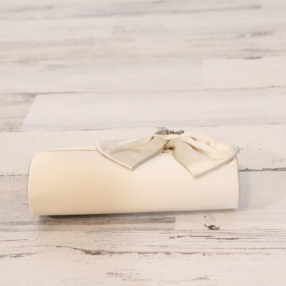 Badgley Mischka Rhinestone Bow Guile Clutch Ivory  Evening Bag - Picture 4 of 13
